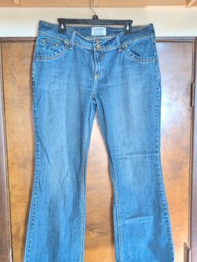 Signature Levi Women's Medium Blue Flared Jeans Size 16